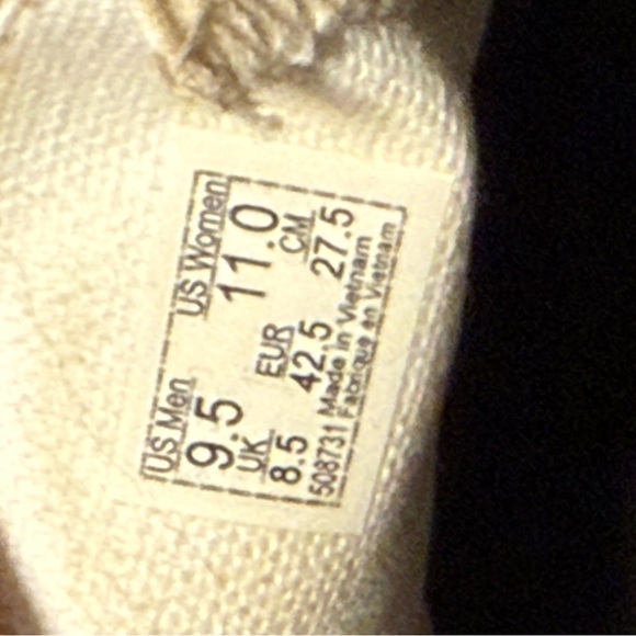 Vans - Picture 3 of 3